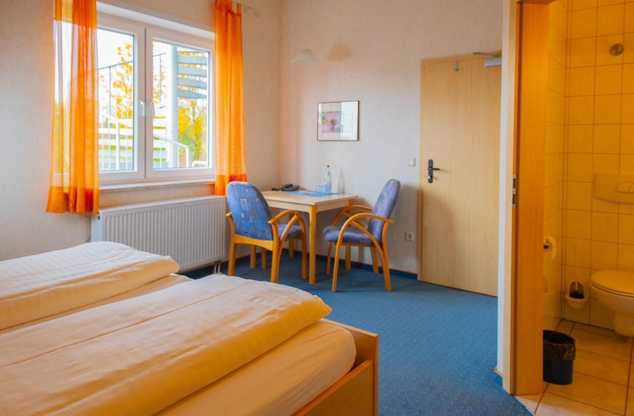 Christliche Gaestehaeuser Weinstrasse Neustadt an der Weinstraße Buitenkant foto